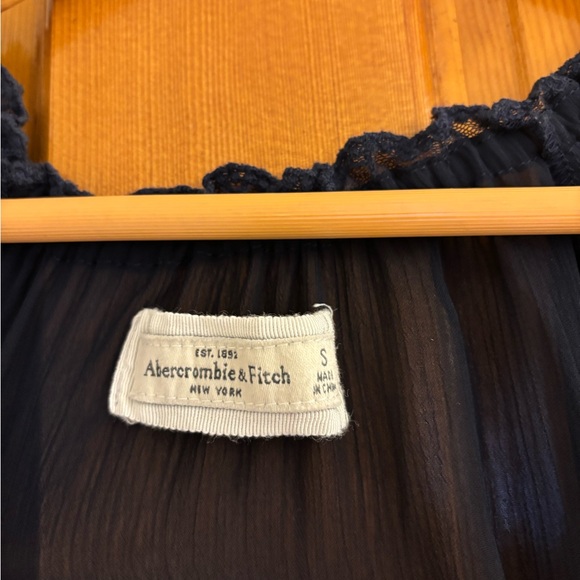 Y2K Vintage Abercrombie and Fitch top size small - Picture 3 of 4